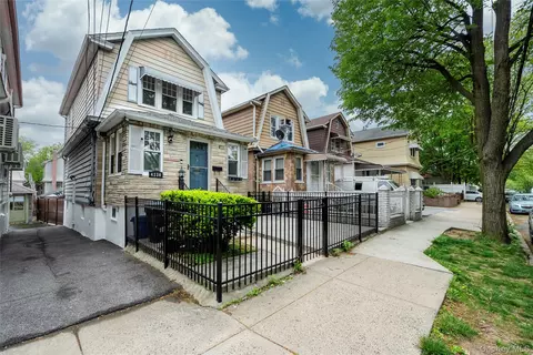 4220 Wickham Ave, New York, NY 10466