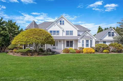 49 S Bay Ave # A, Eastport, NY 11941