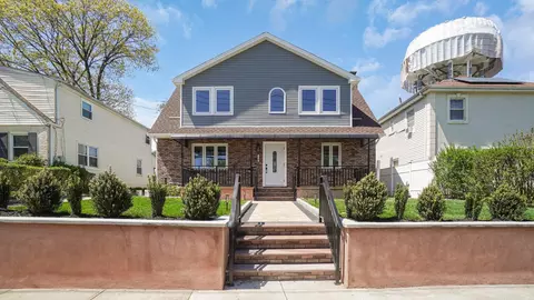 710 Dauntless Pkwy, Elmont, NY 11003