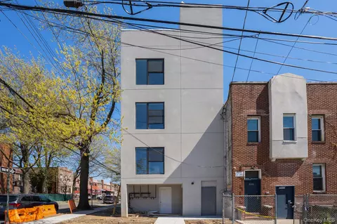 3650 Bronxwood Ave, New York, NY 10469