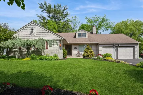 18 Todd Dr, Glen Head, NY 11545