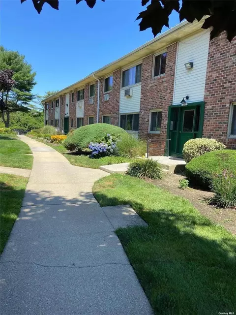 2417 Union Blvd #2B, Islip, NY 11751