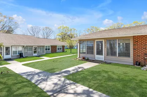258 Newcastle Ct #A, Ridge, NY 11961