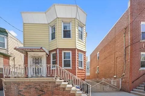 1920 Pilgrim Ave, New York, NY 10461