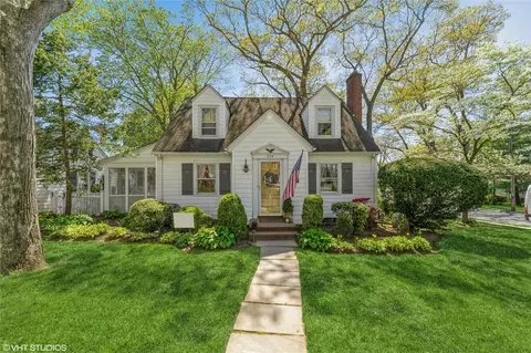 359 Mckinley St, West Hempstead, NY 11552