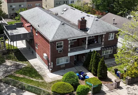 3210 Spencer Dr, New York, NY 10465