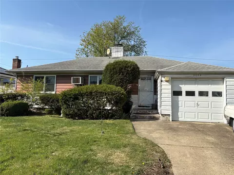 2094 Renfrew Ave, Elmont, NY 11003