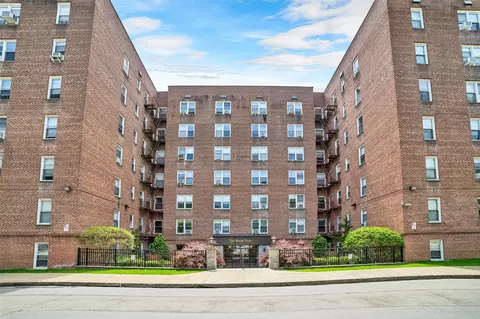 1 Vincent Rd #2A, Yonkers, NY 10708