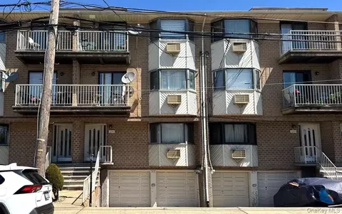 1095 E 72nd St #10, Brooklyn, NY 11234