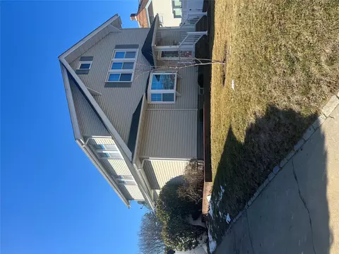 50 Roosevelt Ave, Freeport, NY 11520