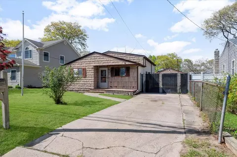 49 5th St, Ronkonkoma, NY 11779