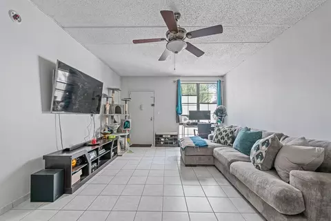 773 Saint Anns Ave #44B, New York, NY 10456