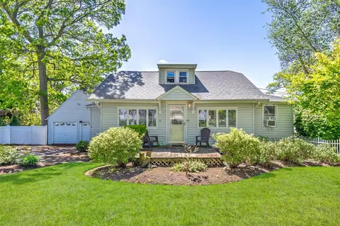 48 Seawanhaka Ave, Nesconset, NY 11767