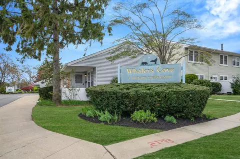 88 Whalers Cove Dr #88, Babylon, NY 11702