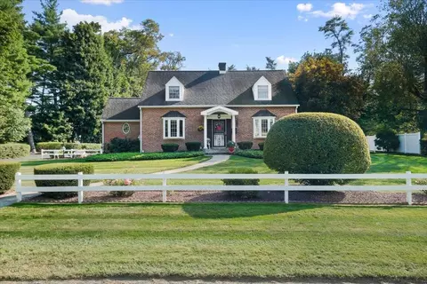 82 E Cedar St, Poughkeepsie, NY 12601