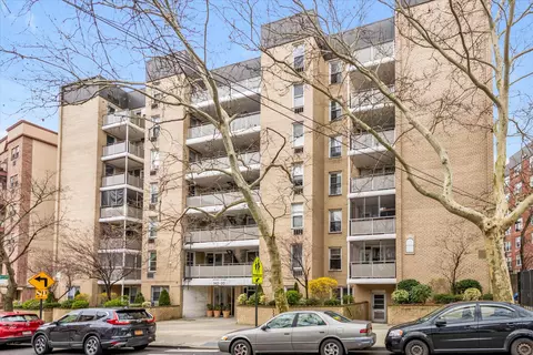 142-20 84th Dr #1K, Briarwood, NY 11435