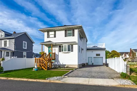 159 Araca Rd, Babylon, NY 11702