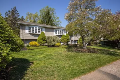 6 Heather Ln, Orangetown, NY 10962