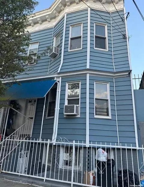 147 Essex St, Brooklyn, NY 11208