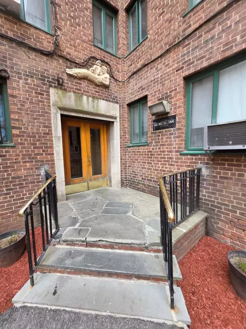 1604 Metropolitan Ave #11G, New York, NY 10462