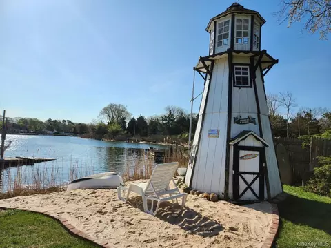 118 Overlook Dr, Aquebogue, NY 11931