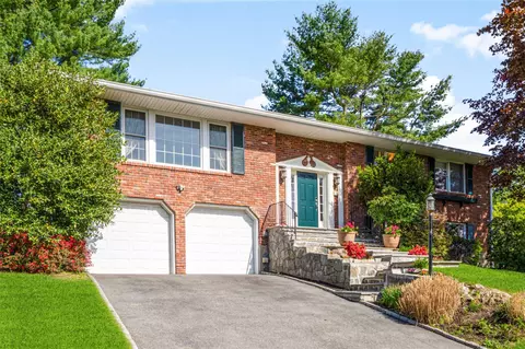 33 Sycamore Ln, Greenburgh, NY 10533