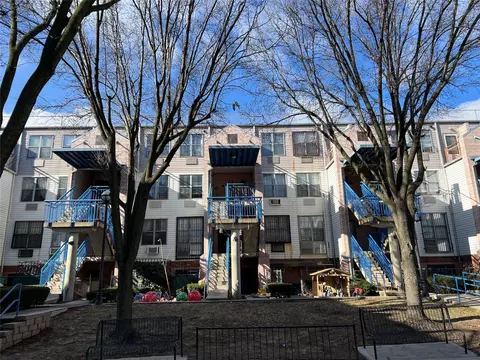 776 Brook Ave #33C, New York, NY 10451