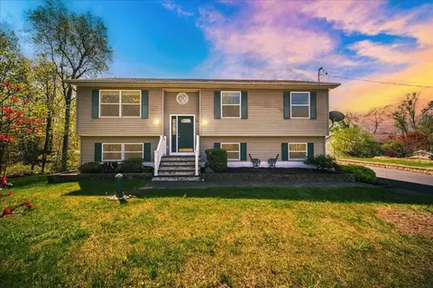 75 Booth Blvd W, Wappingers Falls, NY 12590