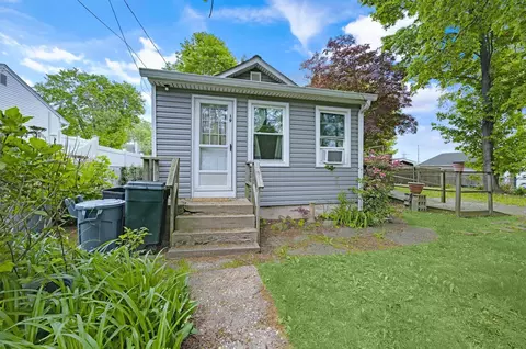 19 Jupiter Rd, Rocky Point, NY 11778
