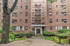 83-75 118th St #4H, New York, NY 11415