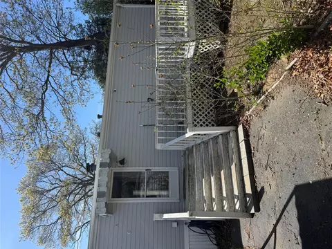 12 Buttercup Dr, Bohemia, NY 11716
