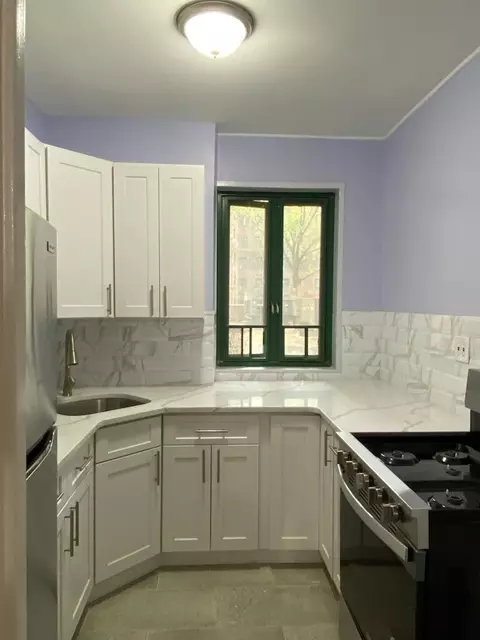 1527 Metropolitan Ave, New York, NY 10462
