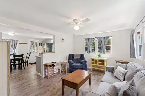 525 Apt 17 Riverleigh Ave, Riverhead, NY 11901
