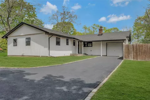 101 Gibbs Pond Rd, Nesconset, NY 11767