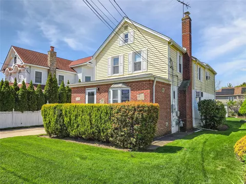1994 Pine St, Baldwin, NY 11510