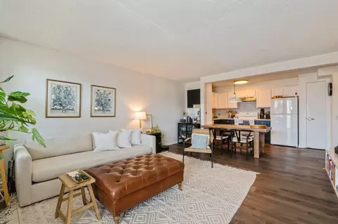 260 Beach 81st St #5T, New York, NY 11693