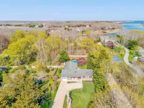 1545 Indian Neck Ln, Peconic, NY 11958