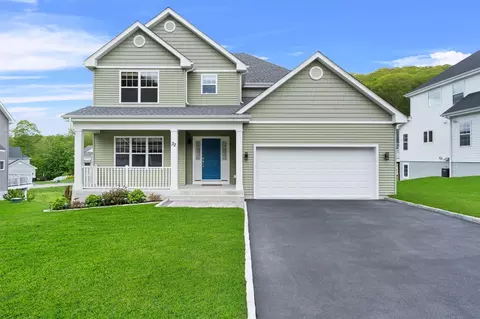 32 N Ridge Rd, Mahopac, NY 10541