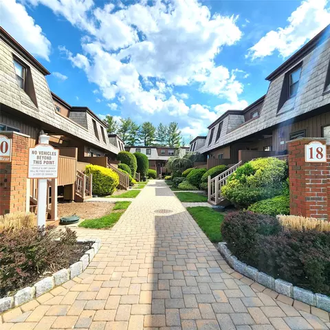 22 Heritage Dr #G, Clarkstown, NY 10956