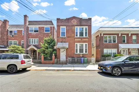 23-25 28 St, Astoria, NY 11105