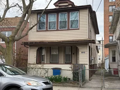 8812 172nd St, Jamaica, NY 11432