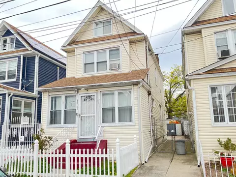 8829 74th Pl, New York, NY 11421