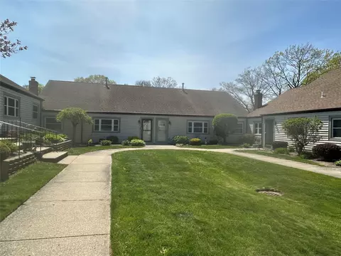 603 Lake Ct #603, Middle Island, NY 11953