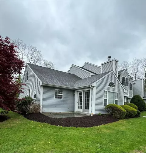 18 Evergreen Way, Pawling, NY 12564