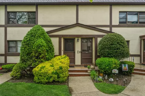 274 Cherry Valley Ave #B-2, Mineola, NY 11501