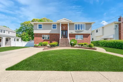 3363 Austin Ave, Wantagh, NY 11793
