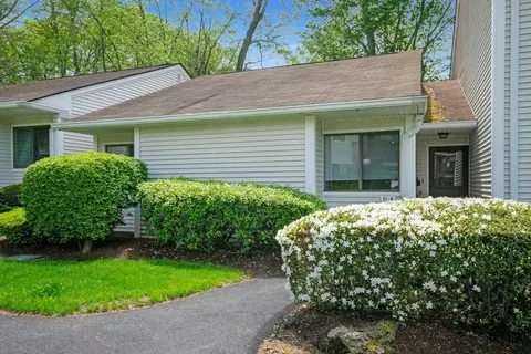 82 Molly Pitcher Ln #B, Yorktown, NY 10598
