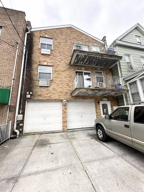 9720 43rd Ave #3, New York, NY 11368