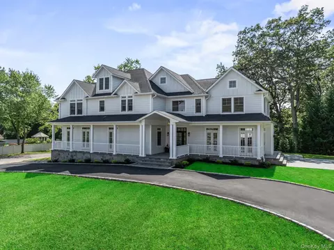 10 Threepence Dr, Melville, NY 11747