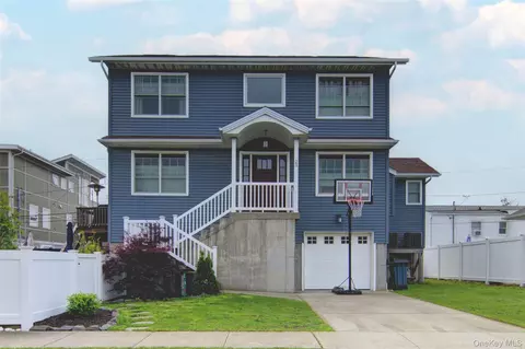 23 Farrell St, Long Beach, NY 11561